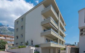 Luxury Apartment Purple Summer Sea View